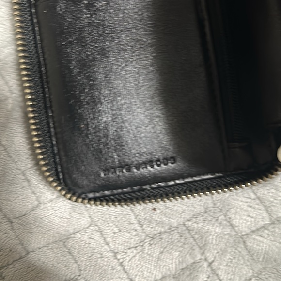 MARC JACOBS Beige and Black Seams
Genuine  Leather Wallet Purse